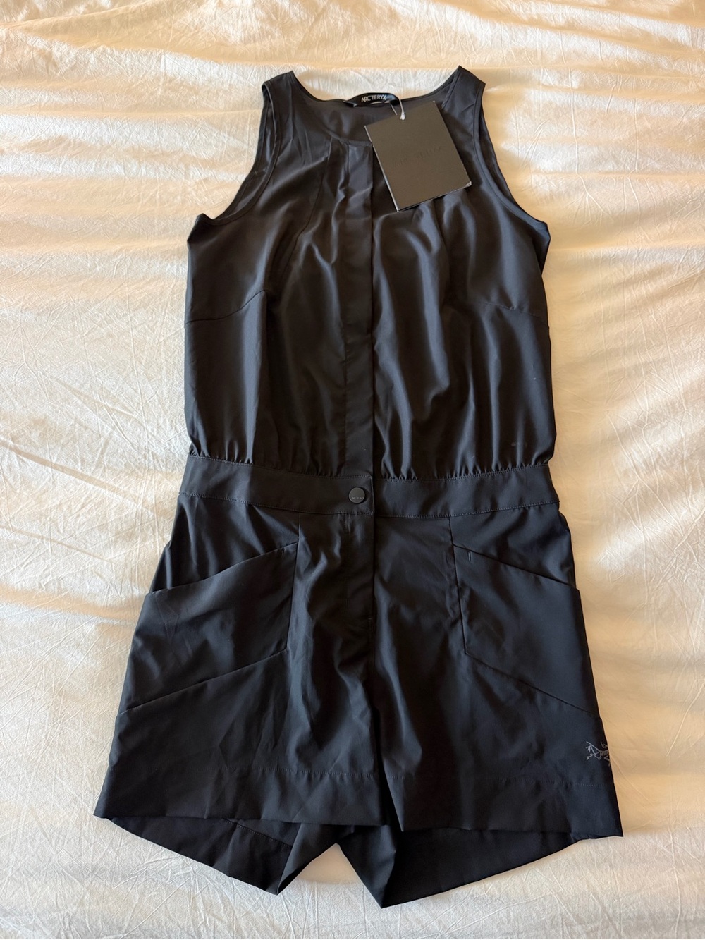 NWT Arcteryx Kyla Romper Womens Size 2 Black Sleeveless Athletic Romper - Picture 2 of 8